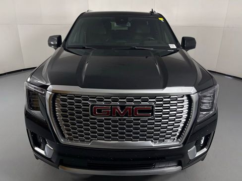 Used 2024 GMC Yukon Denali image 3
