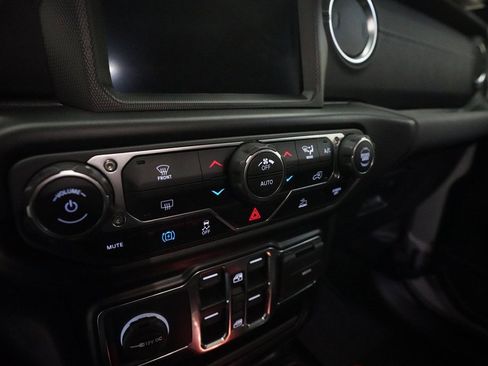 Used 2022 Jeep Wrangler Unlimited Sahara image 20