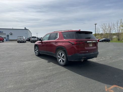 Used 2023 Chevrolet Traverse LT w/ LT Premium Package AWD/4WD image 5