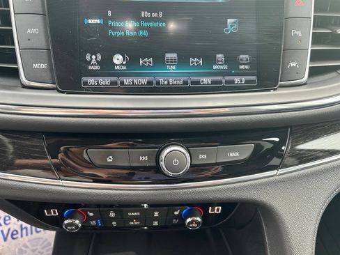 Used 2019 Buick Enclave Avenir w/ Avenir Technology Package AWD/4WD image 17