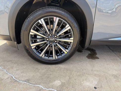 New 2026 Nissan Pathfinder Platinum image 8