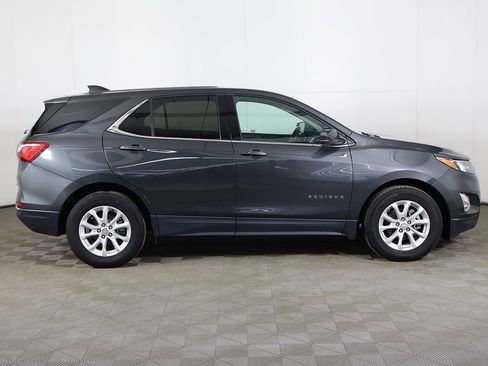 Used 2020 Chevrolet Equinox LT w/ Driver Convenience Package image 16