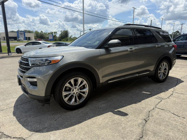 Used 2020 Ford Explorer XLT w/ Equipment Group 202A RWD image 11