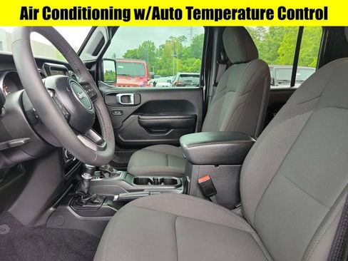 Used 2023 Jeep Gladiator Sport AWD/4WD image 23