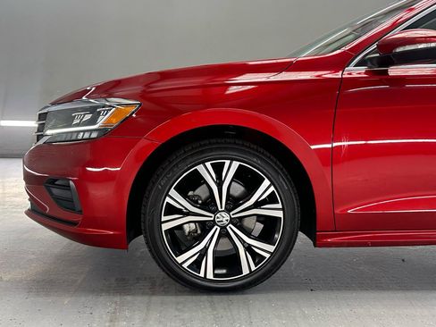 Used 2022 Volkswagen Passat 2.0T SE FWD image 5