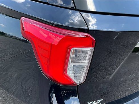 Certified 2024 Ford Explorer XLT AWD/4WD image 31