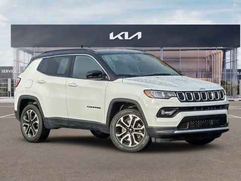 Used 2023 Jeep Compass Limited image 2