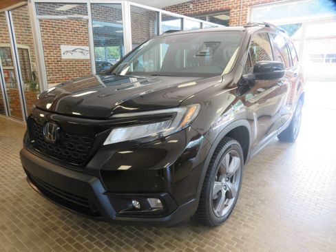 Used 2019 Honda Passport Touring image 1