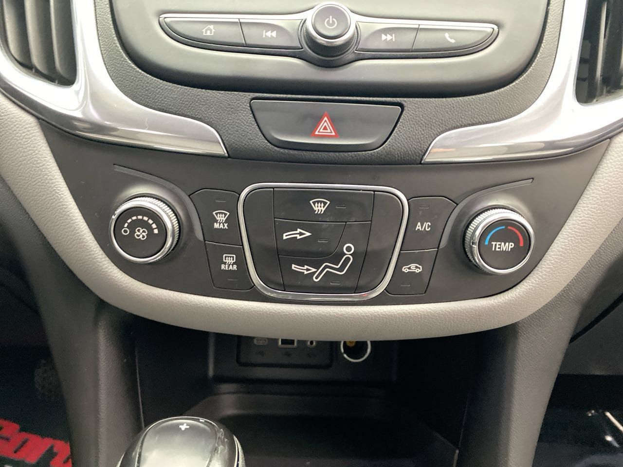 Used 2019 Chevrolet Equinox LS AWD/4WD image 22