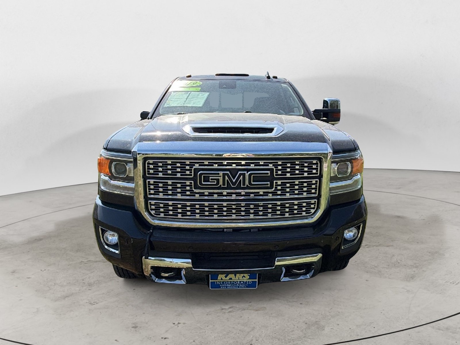Used 2019 GMC Sierra 3500 Denali w/ Duramax Plus Package AWD/4WD image 2