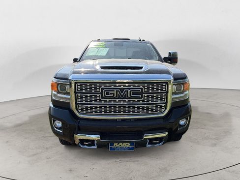 Used 2019 GMC Sierra 3500 Denali w/ Duramax Plus Package AWD/4WD image 2