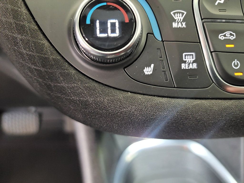 Used 2025 Chevrolet Malibu LT FWD image 14