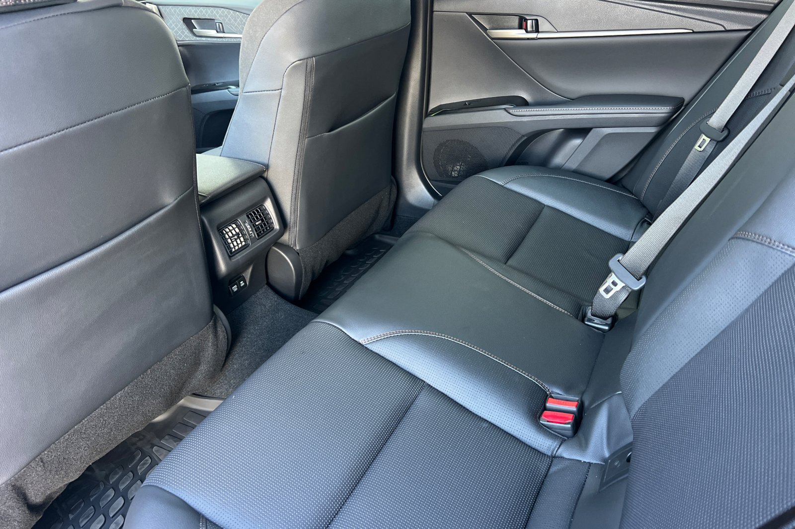 Used 2026 Toyota Camry XLE w/ Premium Package FWD image 12