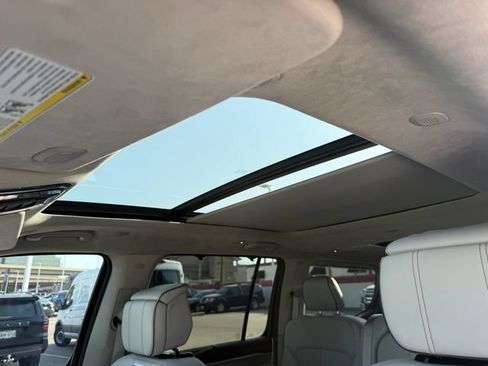 Used 2023 Jeep Grand Wagoneer Series II w/ Flexible Seating Group AWD/4WD image 23