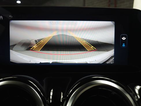 Certified 2026 Mercedes-Benz GLB 250 4MATIC image 17