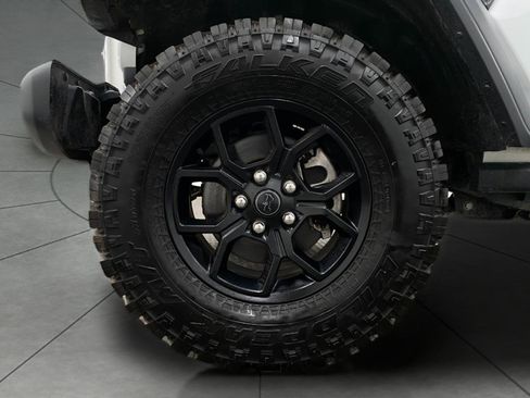 Used 2025 Jeep Wrangler Unlimited Sport AWD/4WD image 13