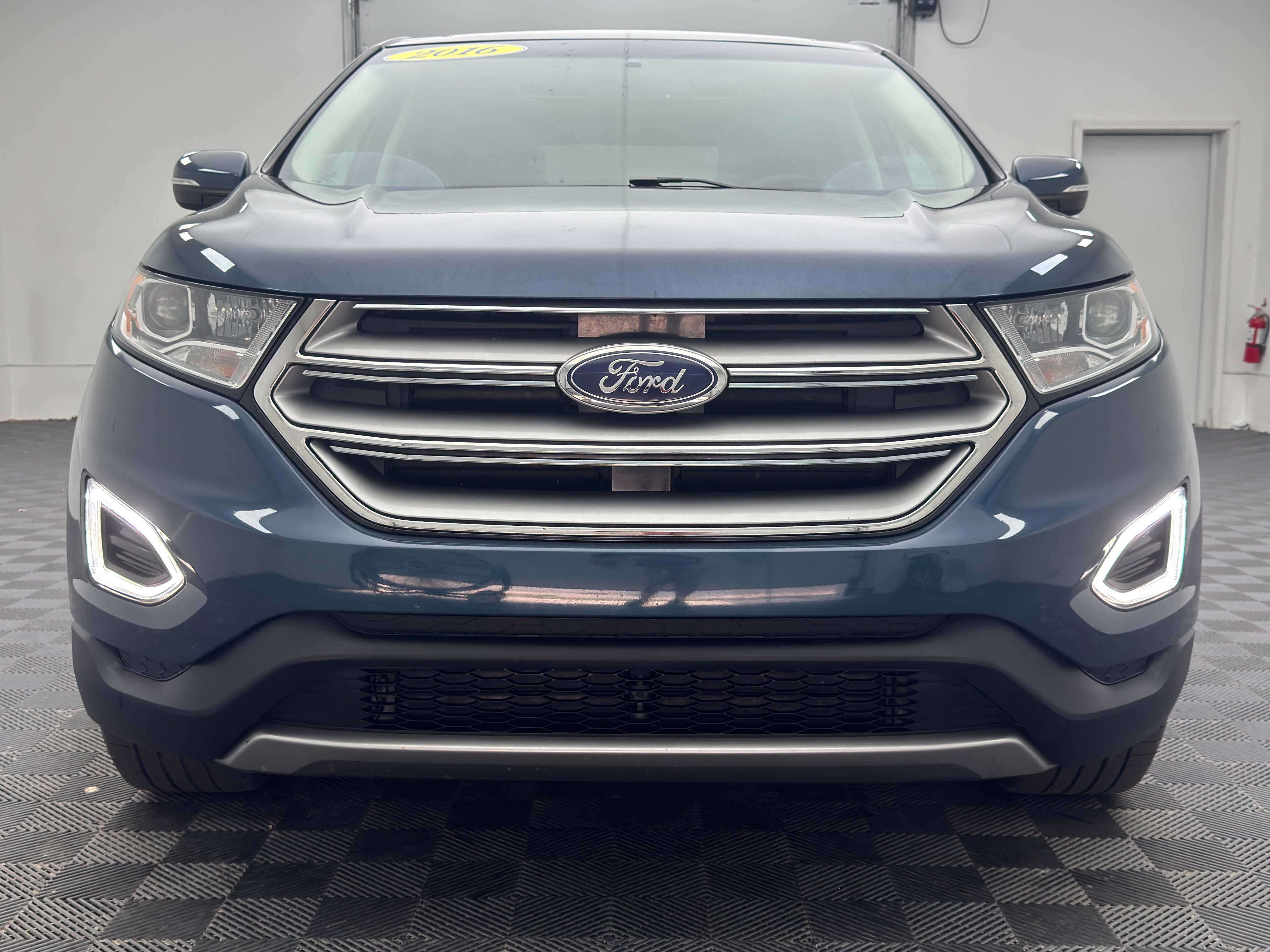 Used 2016 Ford Edge Titanium w/ Equipment Group 301A AWD/4WD image 16