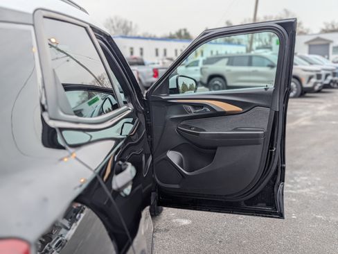 Used 2023 Chevrolet TrailBlazer ACTIV image 37