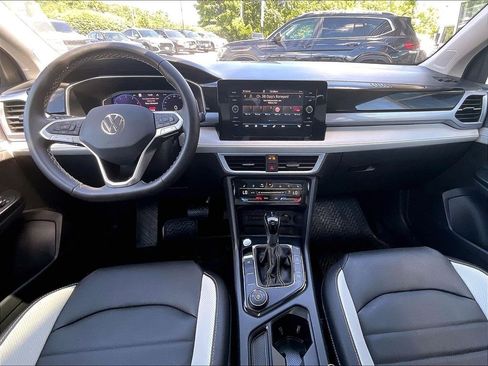 Used 2026 Volkswagen Taos SEL AWD/4WD image 21