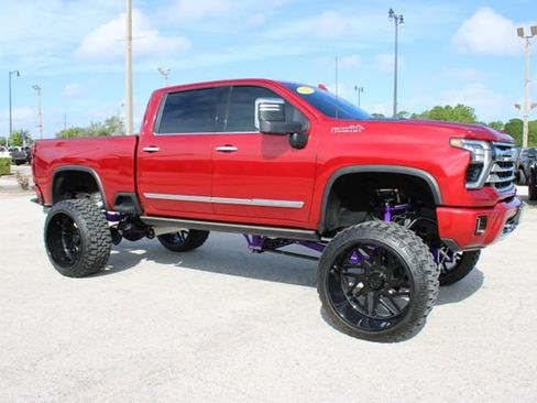 Used 2024 Chevrolet Silverado 2500 High Country w/ Technology Package AWD/4WD image 14