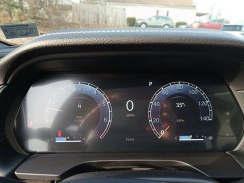 New 2025 Jeep Grand Cherokee Limited image 33