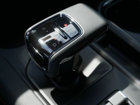 New 2026 GMC Sierra 1500 AT4 w/ Technology Package AWD/4WD image 9