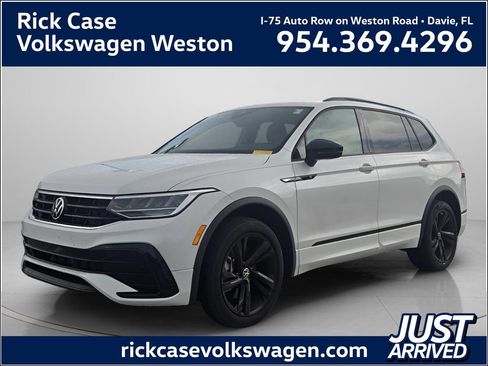 Used 2024 Volkswagen Tiguan SE R-Line FWD image 1