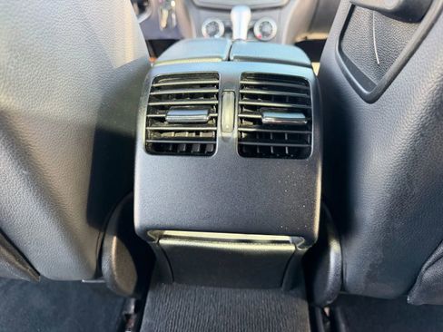 Used 2011 Mercedes-Benz C 300 4MATIC Sedan image 19