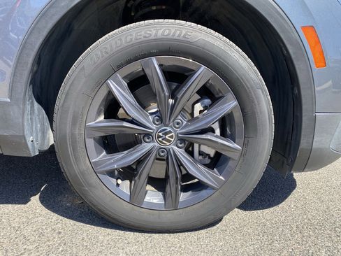 Certified 2022 Volkswagen Tiguan SE FWD image 10