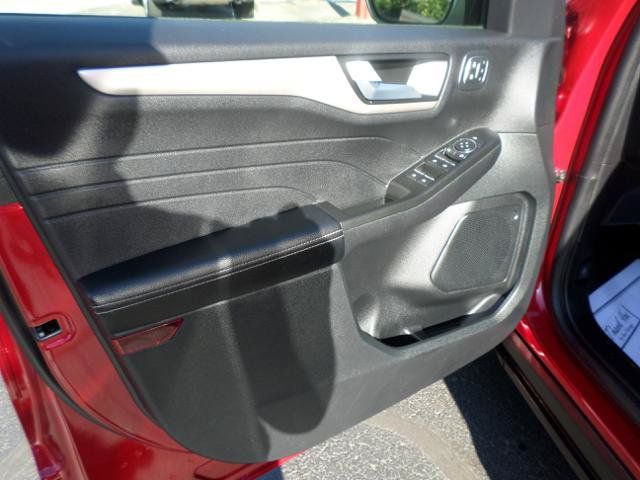 Used 2022 Ford Escape SEL w/ Technology Package AWD/4WD image 30