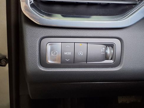 Used 2026 GMC Acadia Elevation FWD image 17