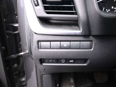 Used 2025 Nissan Rogue SV image 18