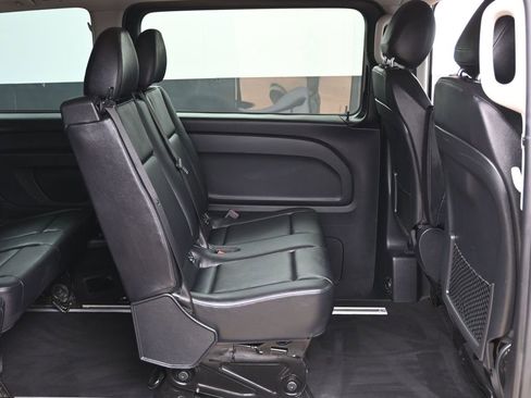 Used 2018 Mercedes-Benz Metris Passenger image 31