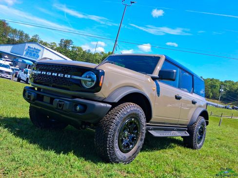 New 2026 Ford Bronco Badlands w/ Sasquatch Package AWD/4WD image 23