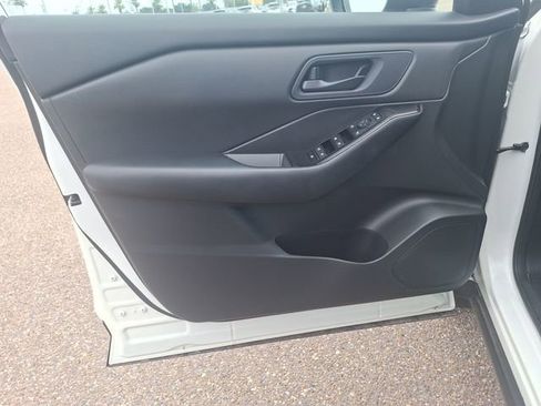 Certified 2025 Nissan Rogue S AWD/4WD image 10