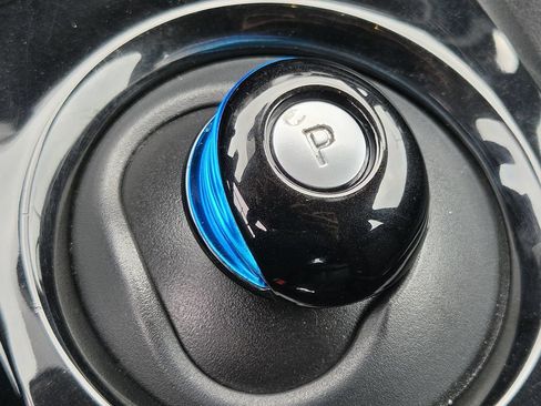 Used 2018 Nissan Leaf SV w/ SV Technology Package FWD image 20