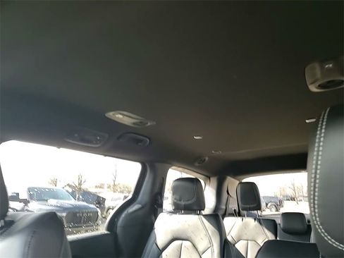 New 2026 Chrysler Pacifica Select w/ S Appearance Package image 34