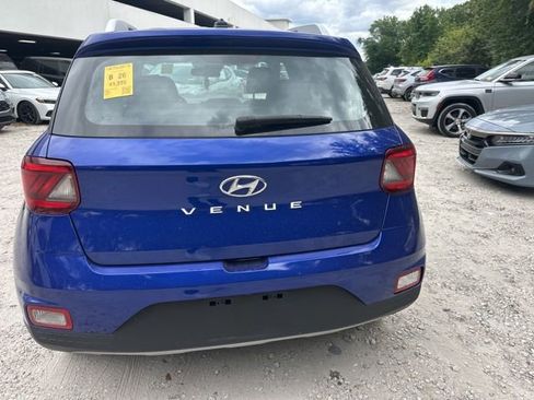 Used 2024 Hyundai Venue SEL image 31