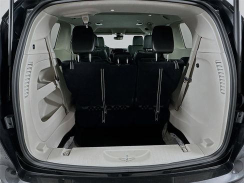 Used 2023 Chrysler Pacifica Touring-L image 25