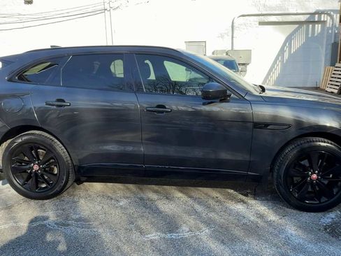Used 2023 Jaguar F-PACE S image 9