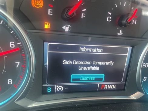 Used 2018 Chevrolet Traverse LT image 12