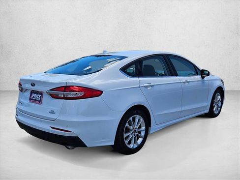Used 2019 Ford Fusion SE FWD image 5