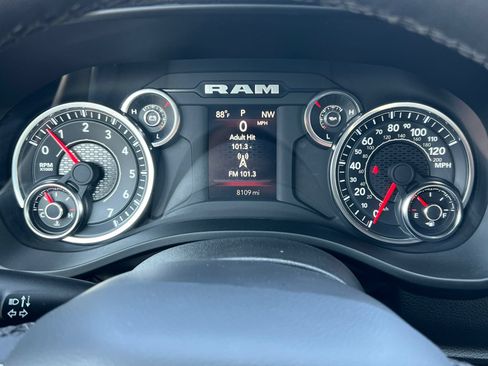 Used 2025 RAM 1500 Big Horn AWD/4WD image 21