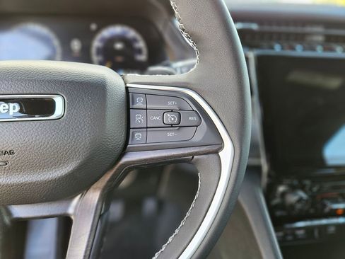 New 2025 Jeep Grand Cherokee Limited w/ Black Appearance Package image 27