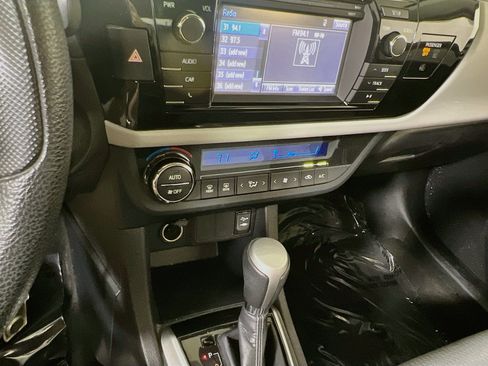Used 2016 Toyota Corolla LE FWD image 15