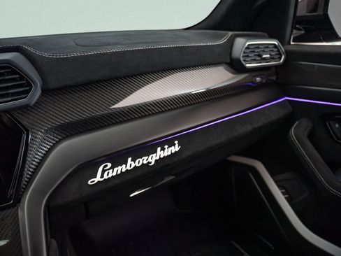 Used 2023 Lamborghini Urus Performante AWD/4WD image 20