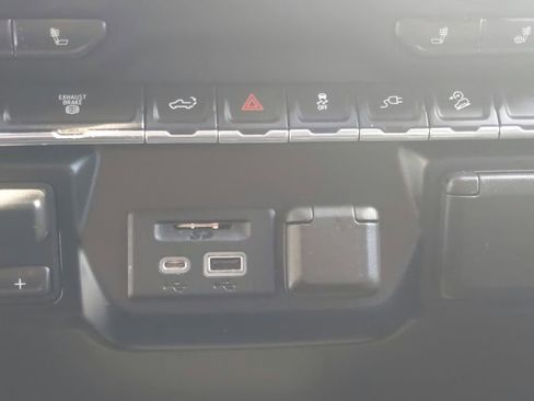 Used 2021 Chevrolet Silverado 2500 LTZ w/ Z71 Off-Road Package image 27