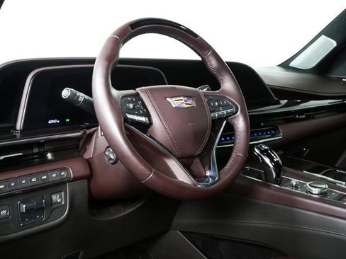 Used 2023 Cadillac Escalade ESV Premium Luxury Platinum image 4