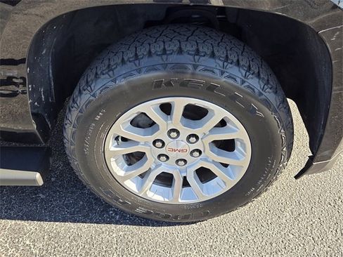 Used 2017 GMC Yukon SLT w/ Open Road Package image 16