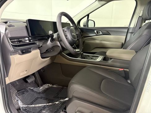 New 2026 Kia Carnival FWD image 21